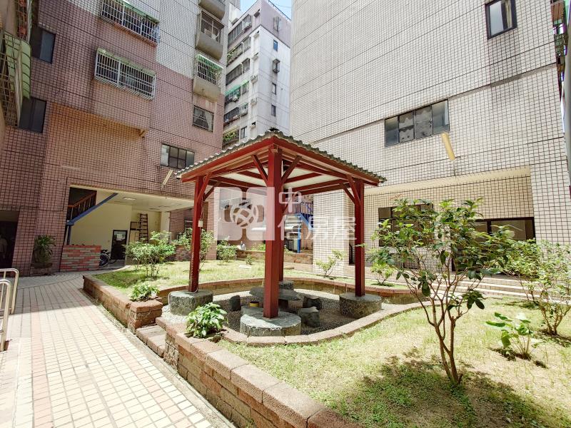 潭子永正天下美三房車位房屋室內格局與周邊環境