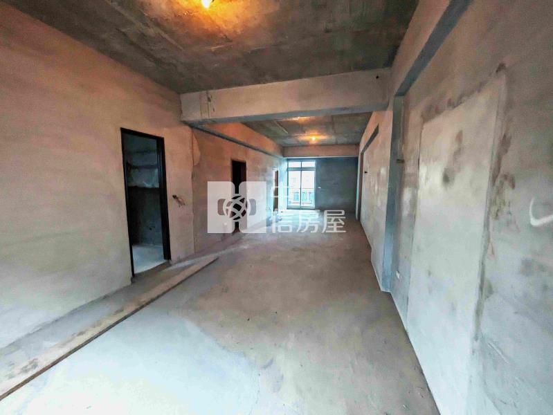 宜市文化路學區邊間電梯透天厝房屋室內格局與周邊環境