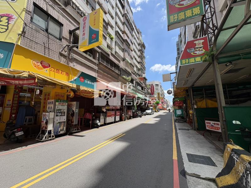 榮興商圈擁抱家園角間店面房屋室內格局與周邊環境