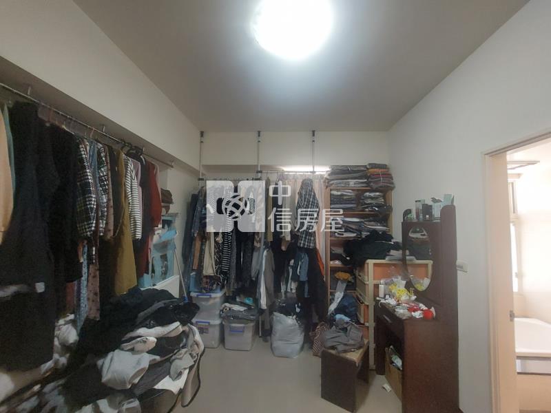 中壢區近過嶺商圈(松義三街)四台車透天店面房屋室內格局與周邊環境