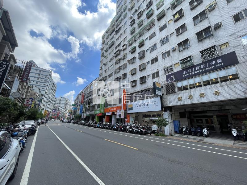 樹孝傳奇三房車位房屋室內格局與周邊環境