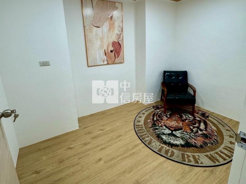 誠品生活商圈裝修1F寓房屋室內格局與周邊環境