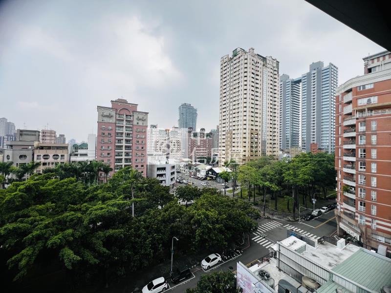 美術館豪宅-大白房屋室內格局與周邊環境