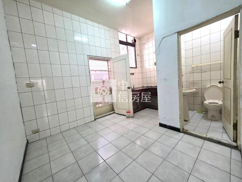 【奔馳】大園~近61快速道路透天房屋室內格局與周邊環境