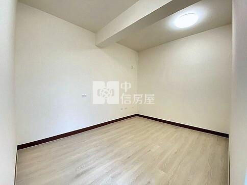 瑞塘國小邊間整新透天房屋室內格局與周邊環境