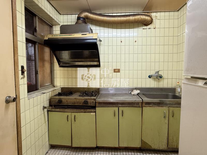 全社區最便宜★莒光新城三房★北區中醫住宅區房屋室內格局與周邊環境