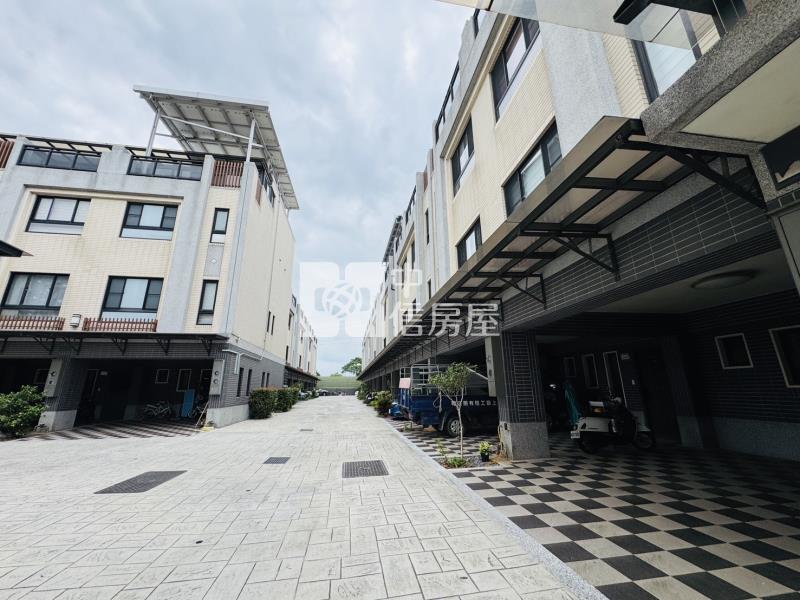 近楊湖路雙車位孝親美別墅房屋室內格局與周邊環境