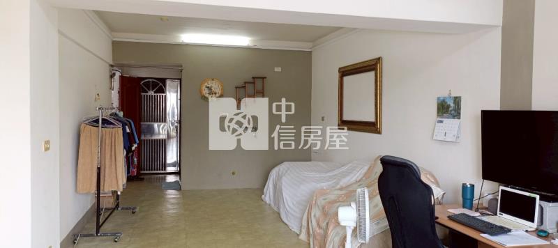 高雄新崛江住商合併套房-專約房屋室內格局與周邊環境