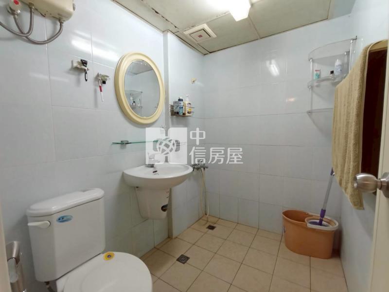 高雄新崛江住商合併套房-專約房屋室內格局與周邊環境