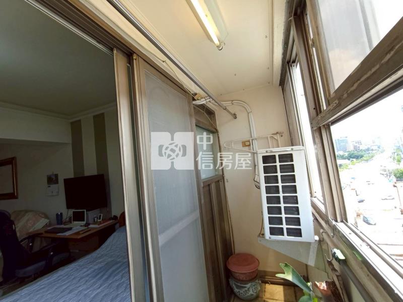 高雄新崛江住商合併套房-專約房屋室內格局與周邊環境