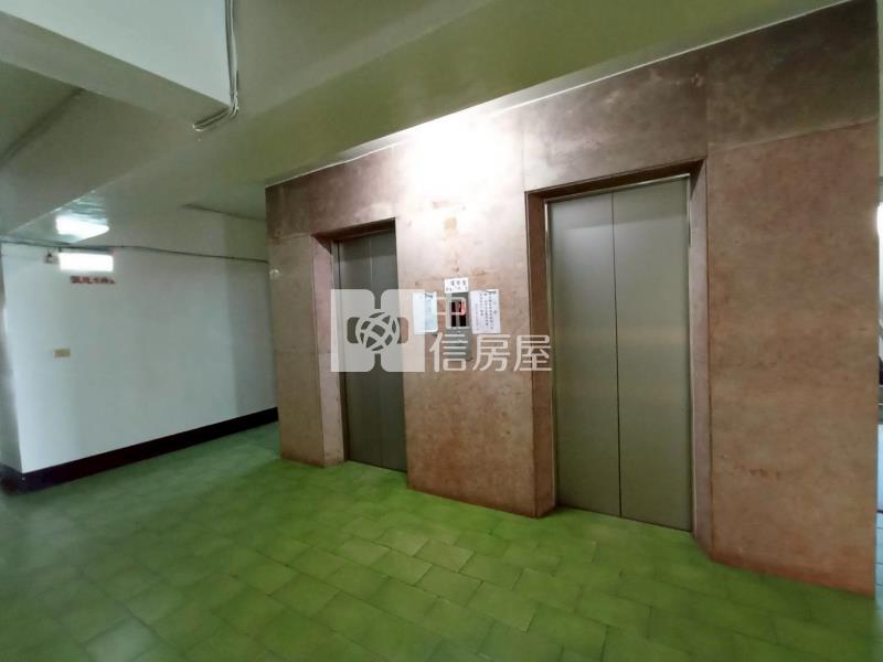 高雄新崛江住商合併套房-專約房屋室內格局與周邊環境