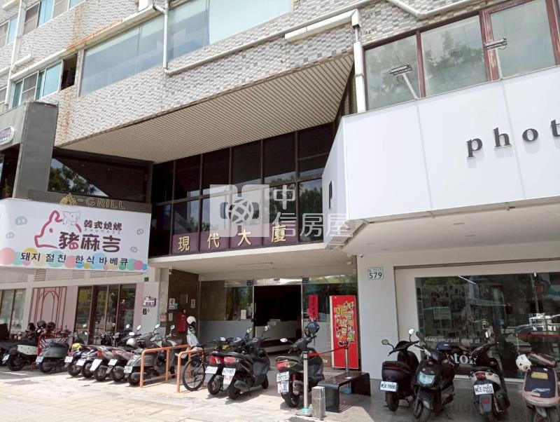 高雄新崛江住商合併套房-專約房屋室內格局與周邊環境
