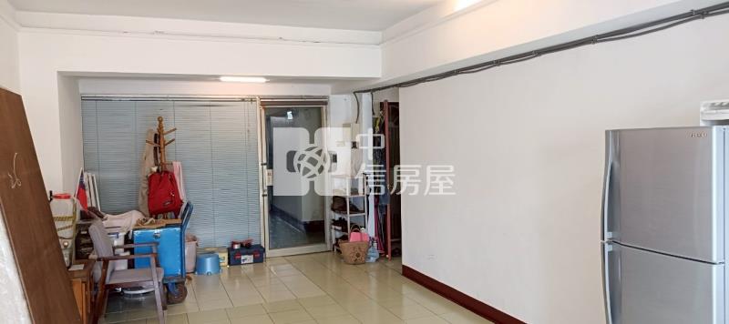 高雄新崛江住商合併套房-專約房屋室內格局與周邊環境