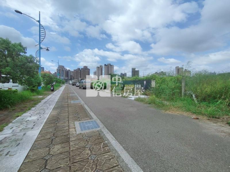 13期重劃區住一之一建地房屋室內格局與周邊環境