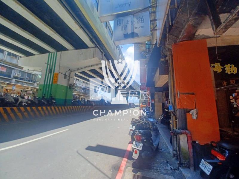 【冠軍】市區近港邊商業珍寶房屋室內格局與周邊環境