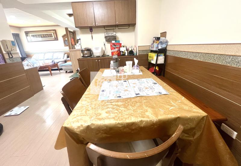 北斗星四房+車位華厦房屋室內格局與周邊環境