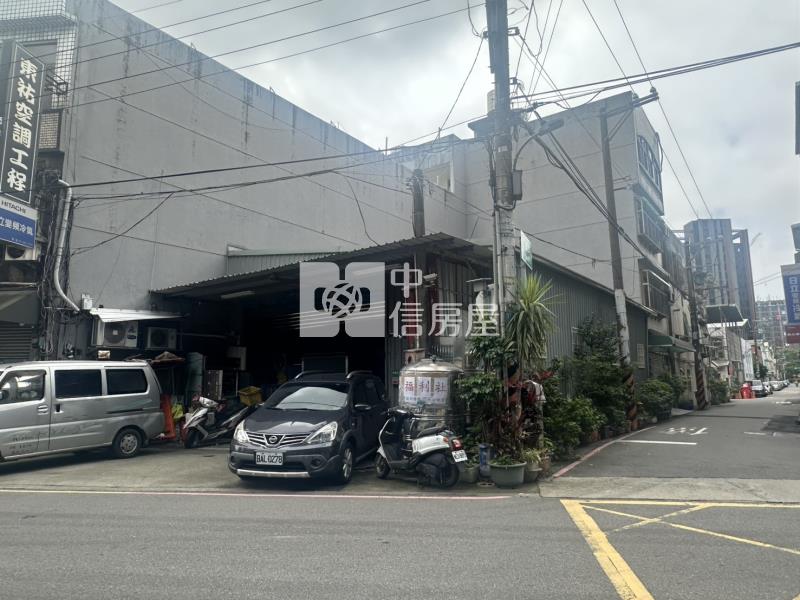 中路稀有店地-角地(買地送屋)房屋室內格局與周邊環境