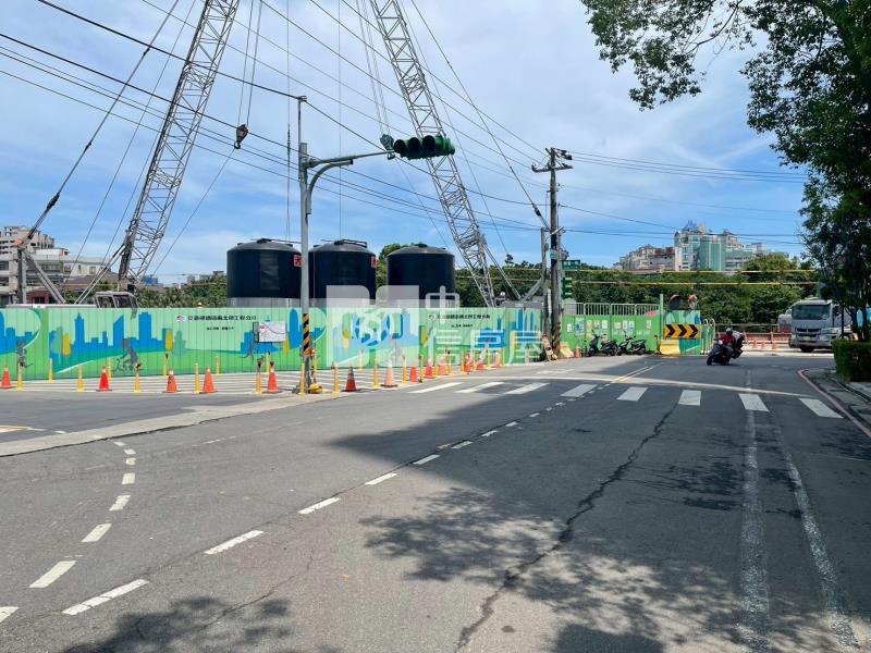 近平鎮火車站三角窗店面房屋室內格局與周邊環境