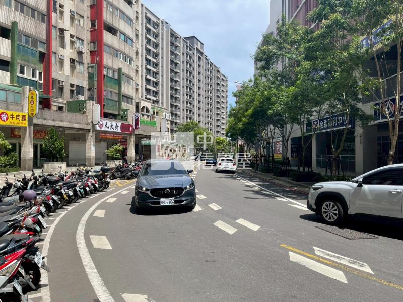 近平鎮火車站三角窗店面房屋室內格局與周邊環境
