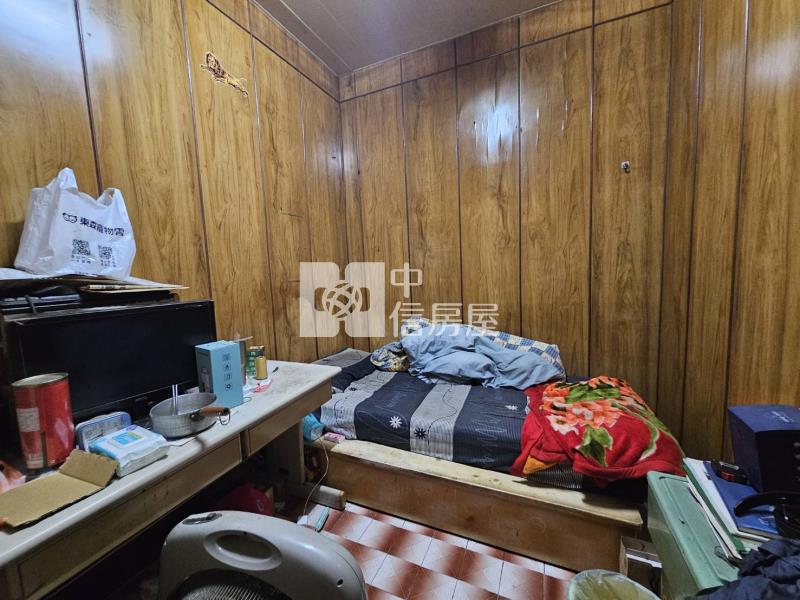 近日新國小傳統透天房屋室內格局與周邊環境