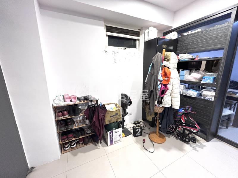 近草漯國小稀有電梯大三房房屋室內格局與周邊環境