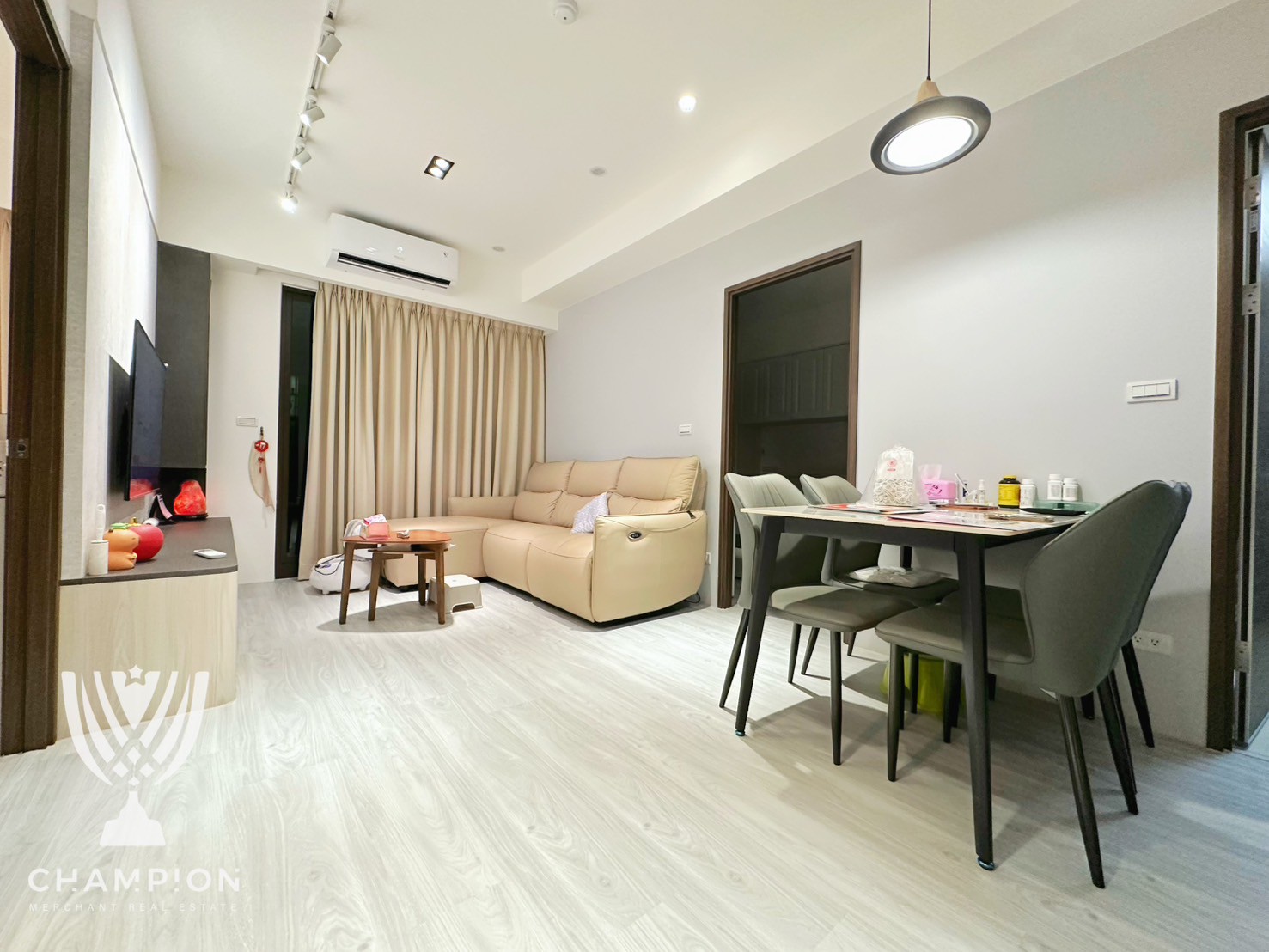 【冠軍】海艷極品二房車位房屋室內格局與周邊環境