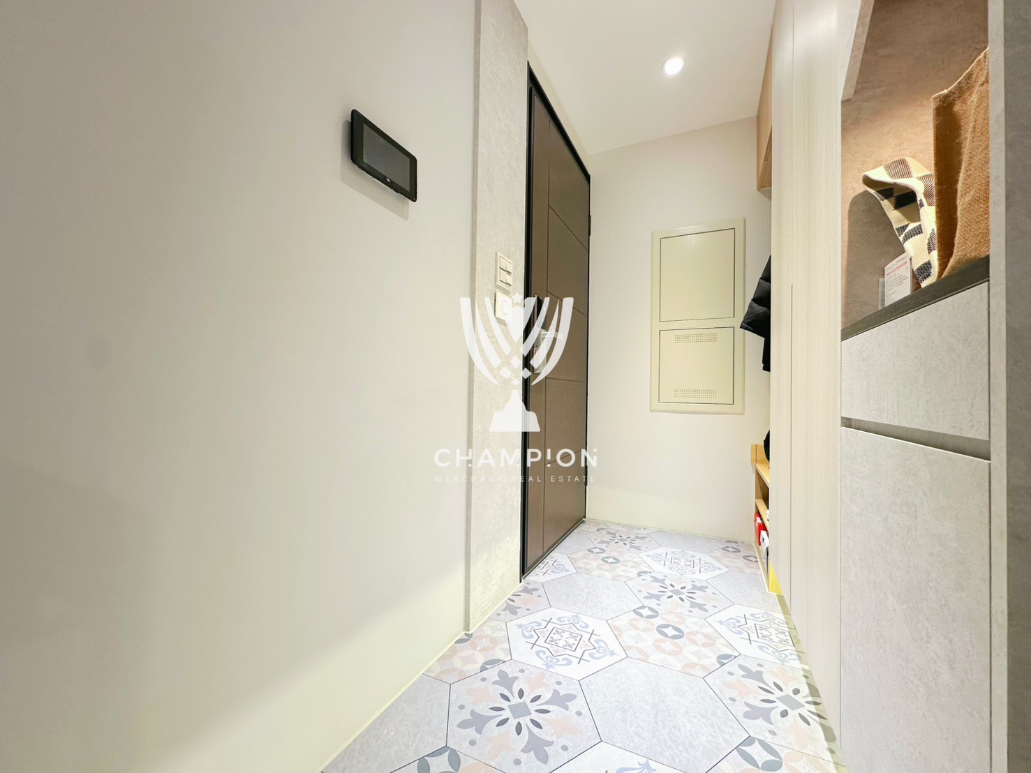 【冠軍】海艷極品二房車位房屋室內格局與周邊環境