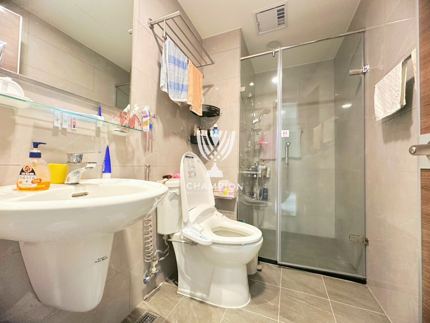 【冠軍】海艷極品二房車位房屋室內格局與周邊環境