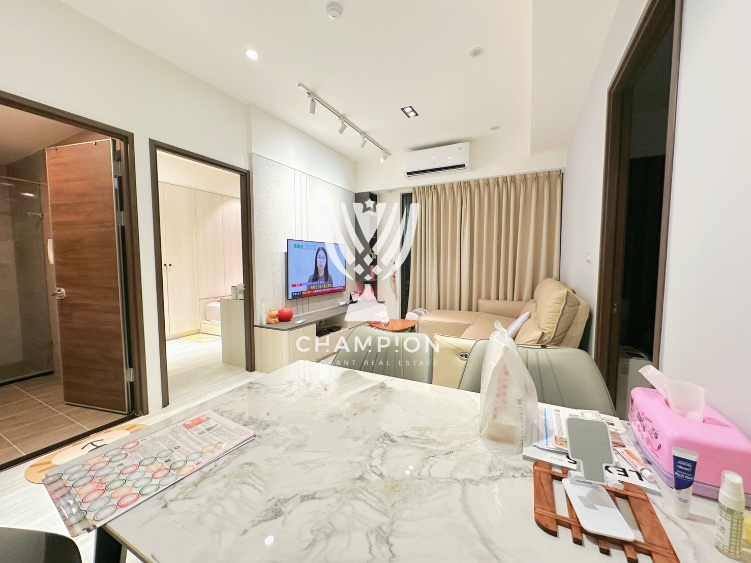 【冠軍】海艷極品二房車位房屋室內格局與周邊環境