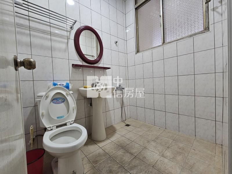 竹南大埔頂文英街透天房屋室內格局與周邊環境