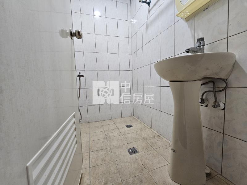 竹南大埔頂文英街透天房屋室內格局與周邊環境