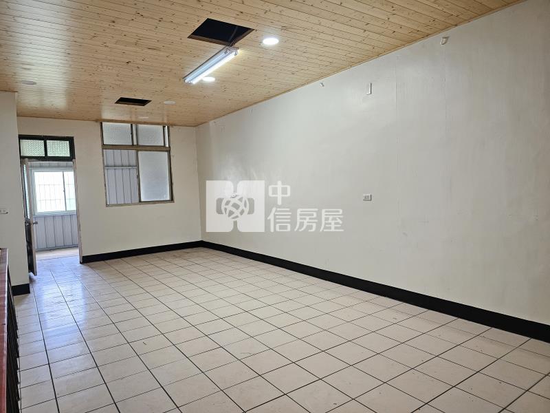 竹南大埔頂文英街透天房屋室內格局與周邊環境
