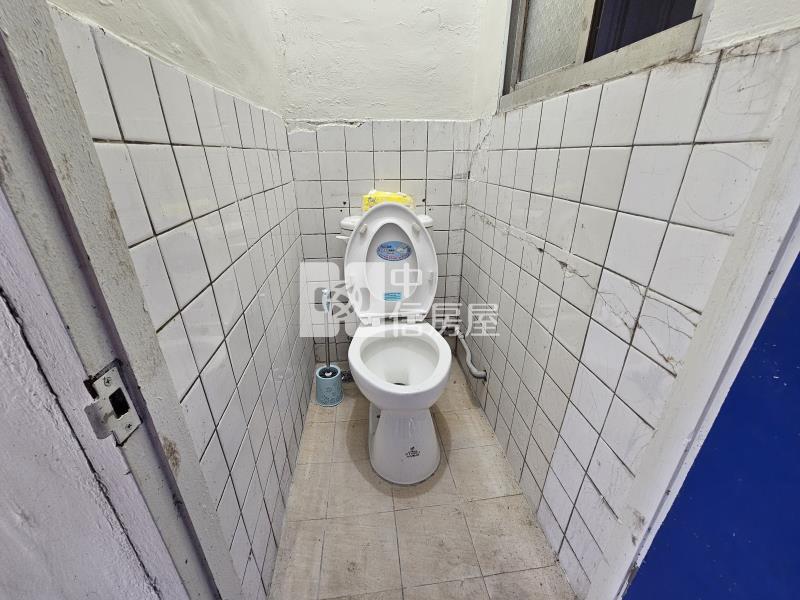 竹南大埔頂文英街貨梯大透天房屋室內格局與周邊環境