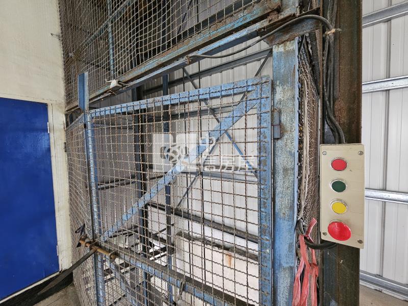 竹南大埔頂文英街貨梯大透天房屋室內格局與周邊環境