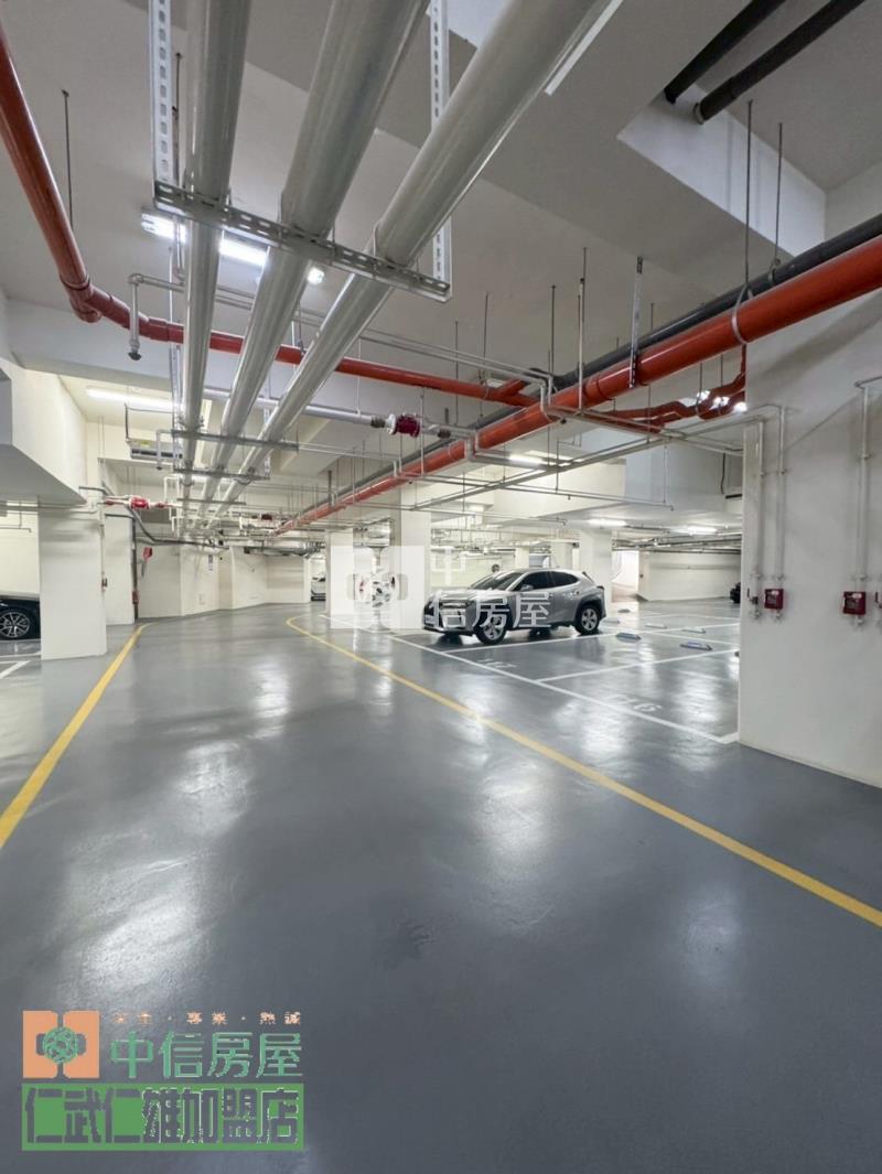仁雄商圈輕齡2+1房含平車房屋室內格局與周邊環境