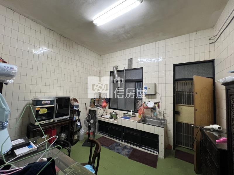 忠孝大地坪透天房屋室內格局與周邊環境