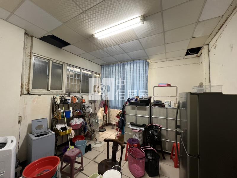 忠孝大地坪透天房屋室內格局與周邊環境