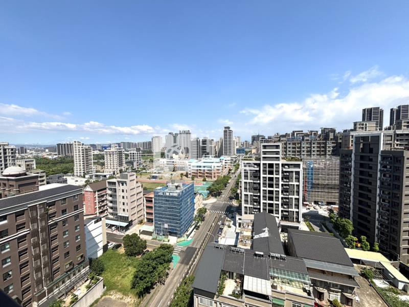 【神馬】誠佳悠閱高樓層景觀露臺戶三房+車位房屋室內格局與周邊環境