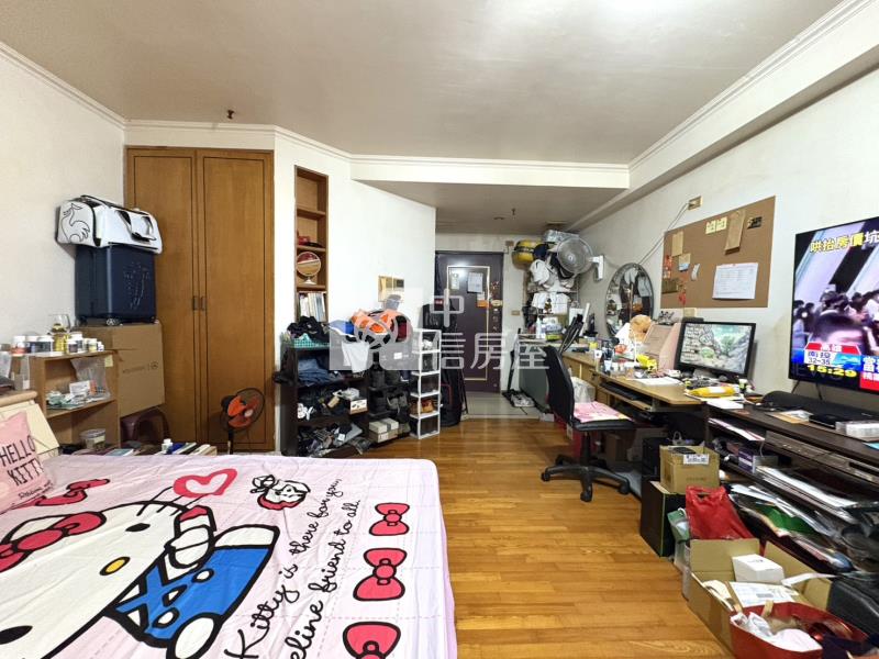捷運藍線小富都大套房房屋室內格局與周邊環境