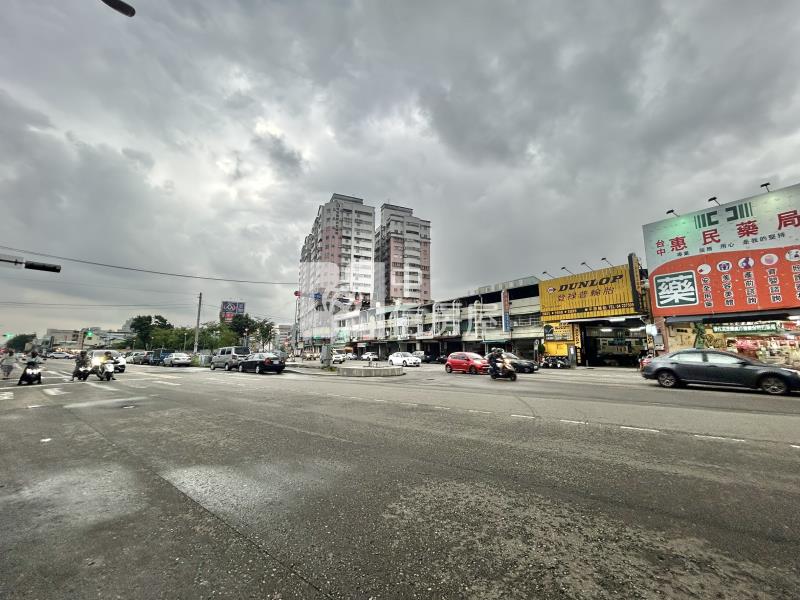 市場旁臨路店住房屋室內格局與周邊環境