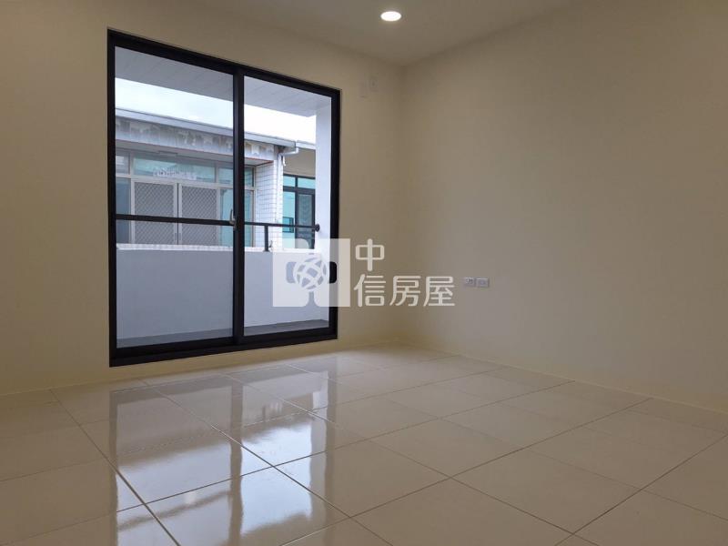 歸仁文化國小為鄰整新車墅房屋室內格局與周邊環境