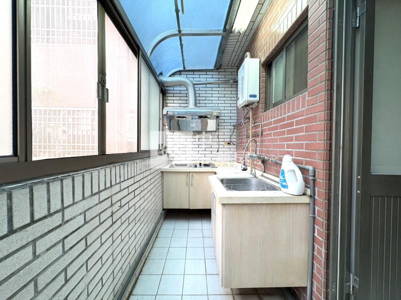 水湳市場旁金店面+平車房屋室內格局與周邊環境
