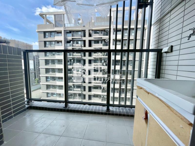 新光特區兩房平車房屋室內格局與周邊環境