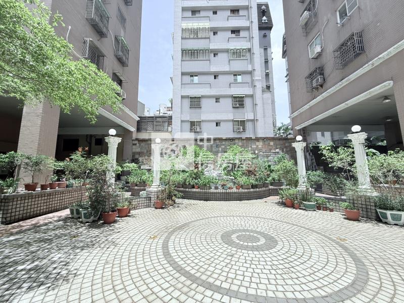陽明商圈四房平車房屋室內格局與周邊環境