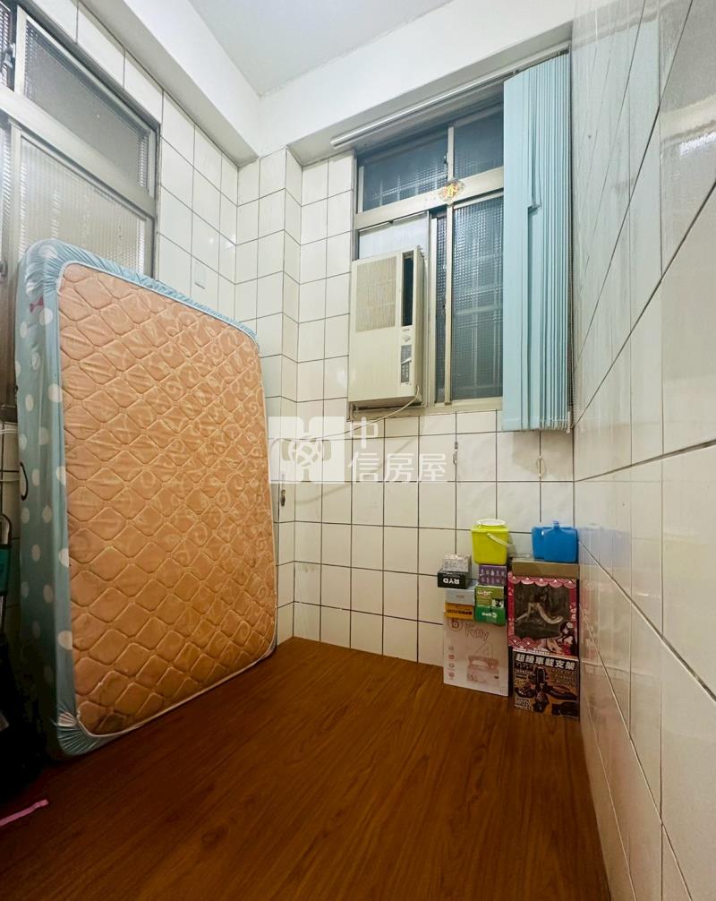 萬年路橋旁車庫別墅房屋室內格局與周邊環境