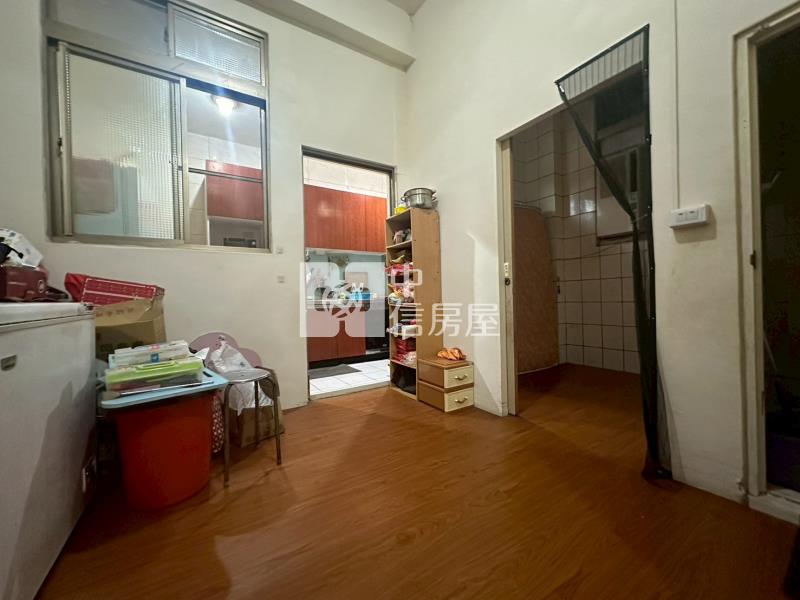 萬年路橋旁車庫別墅房屋室內格局與周邊環境