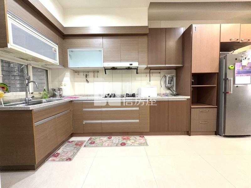 曉明歐堡震後花園別墅房屋室內格局與周邊環境