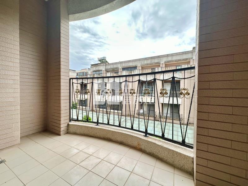 新光田醫院朝南別墅房屋室內格局與周邊環境