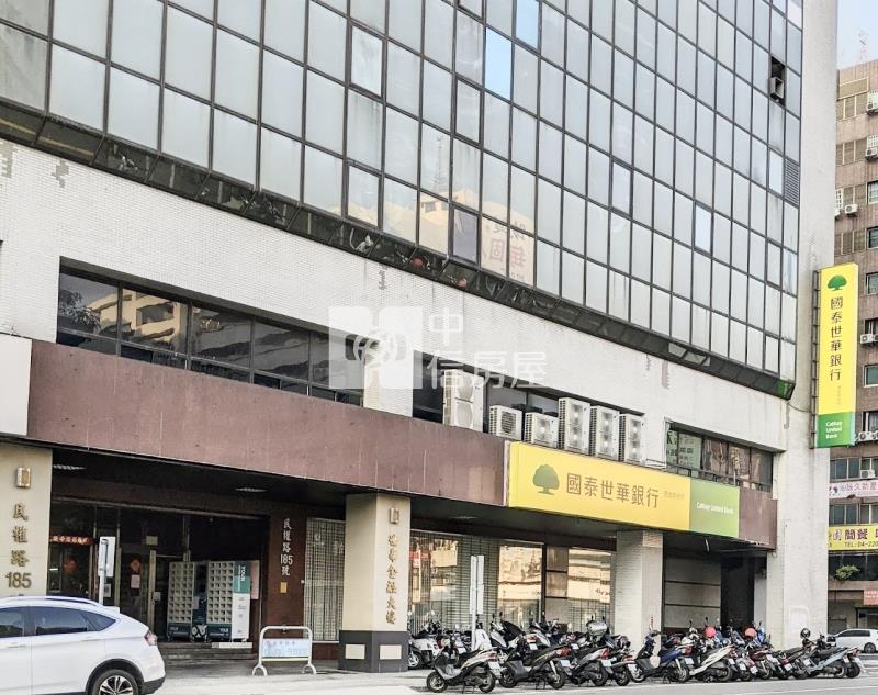 世華金融大樓3房華廈房屋室內格局與周邊環境