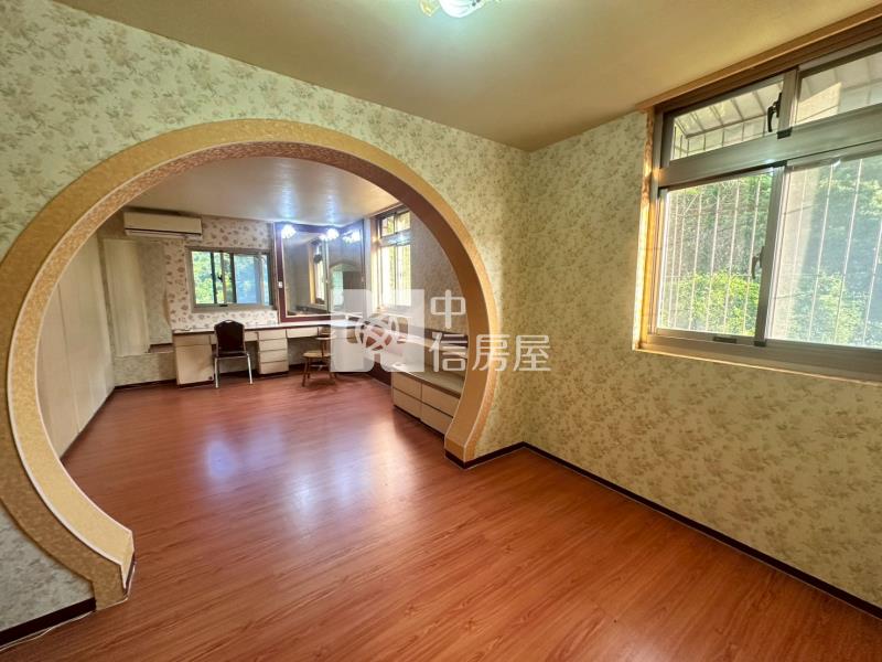 ●德育學院採光屋房屋室內格局與周邊環境